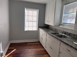 Building Photo - 507 Harrison Ln