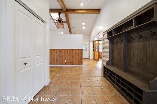 Building Photo - 3 br, 2.5 bath House - 1440 Goddard Rd SW