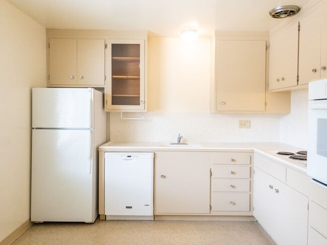 Building Photo - Immaculate 1BR/1BA! Downtown San Anselmo! ...