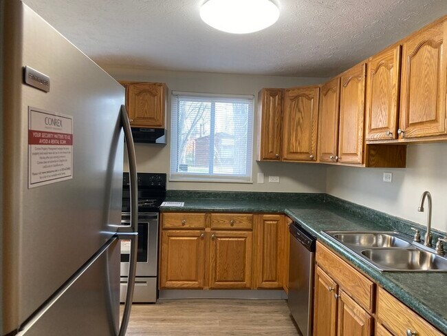 Foto del edificio - Updated Quad Level Home.