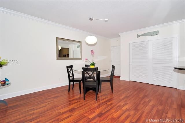 Building Photo - 401 69th