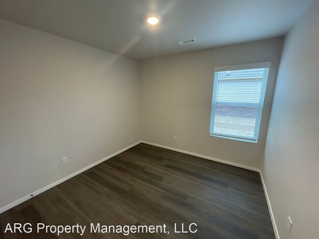 Foto del edificio - 3 br, 2 bath House - 3309 E Ricky Drive