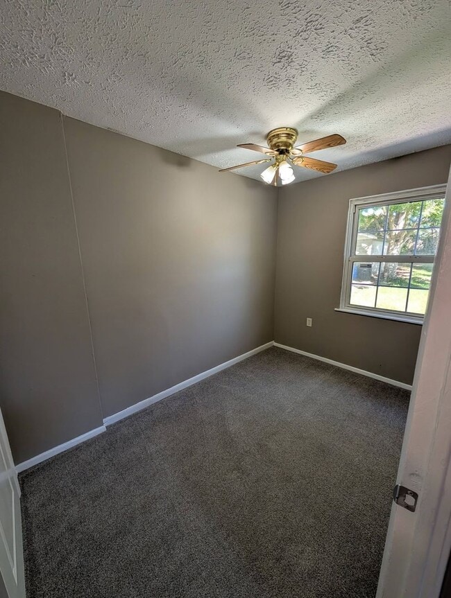 Building Photo - 5373 Pickford Dr