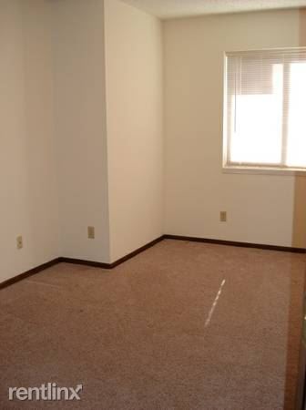 Foto del edificio - 701 Crestwood Dr