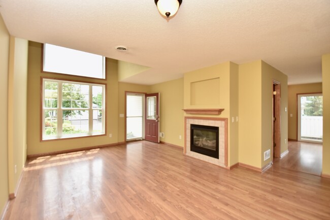 Foto del edificio - 411 Wilderness Dr