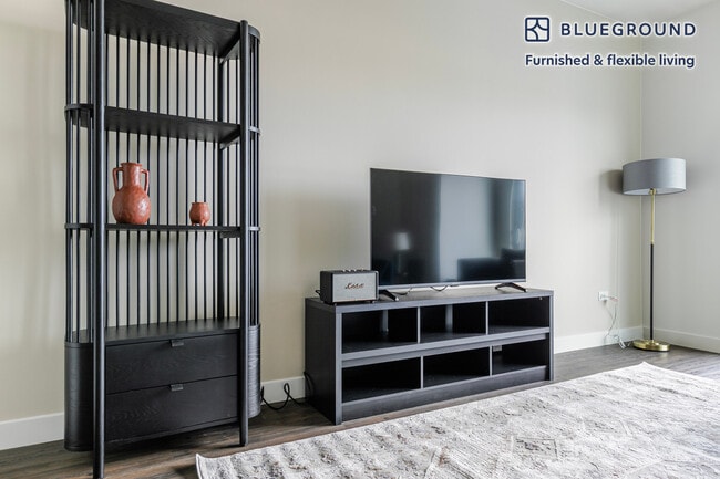 Building Photo - 100 N Addison Ave