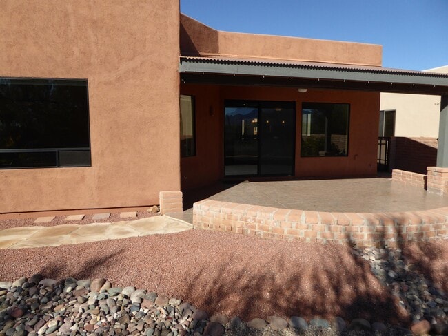 Building Photo - 11488 N Moon Ranch Pl