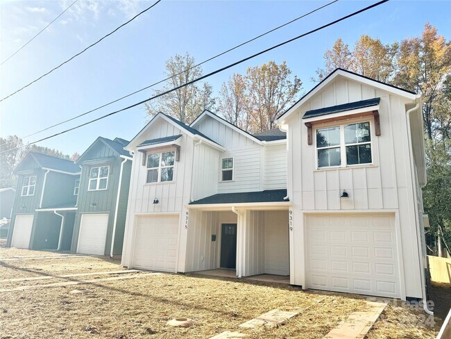 Building Photo - 9319 Eleanor Dr