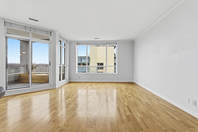 Photo du bâtiment - 980 Yonge St