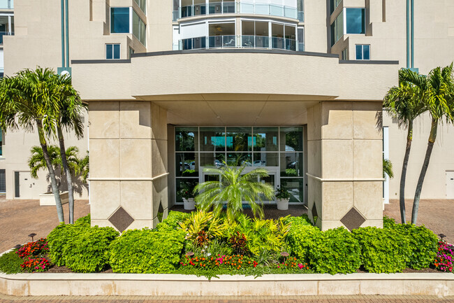 Entrance - Baypointe At Naples Cay