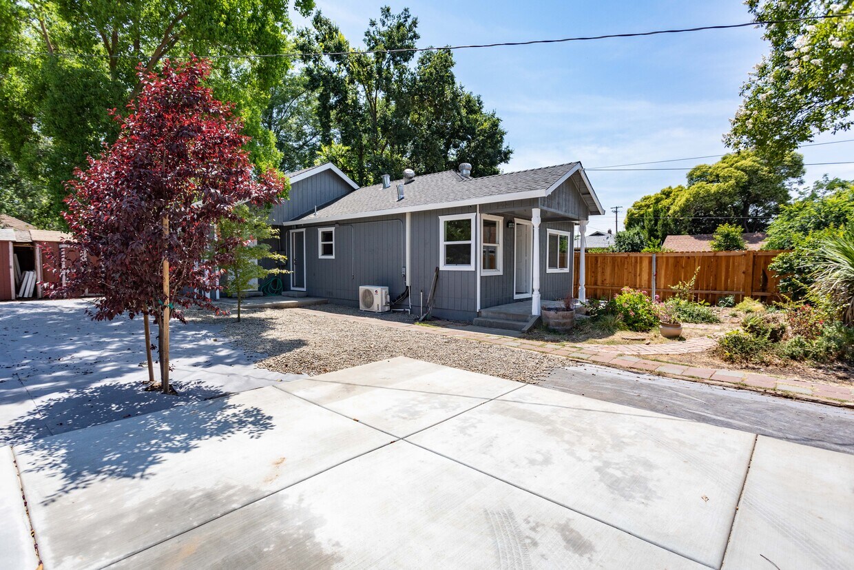 Primary Photo - 3726 2nd Ave