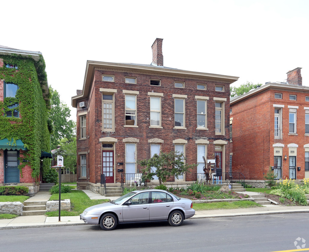 Building Photo - 615-619 Oak St