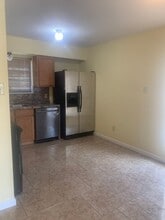 Building Photo - 2829 S Sea Dr