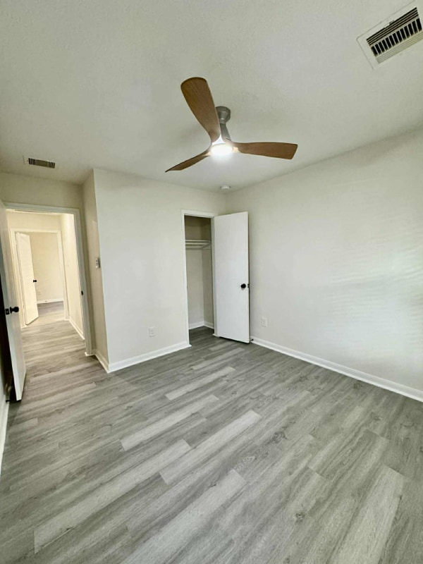 Foto del edificio - 1010 Hummingbird Point Ln