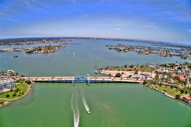 Foto del edificio - 7901 Boca Ciega Dr