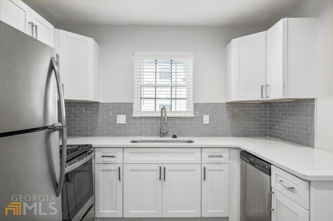 Foto del edificio - 909 Briarcliff Rd NE