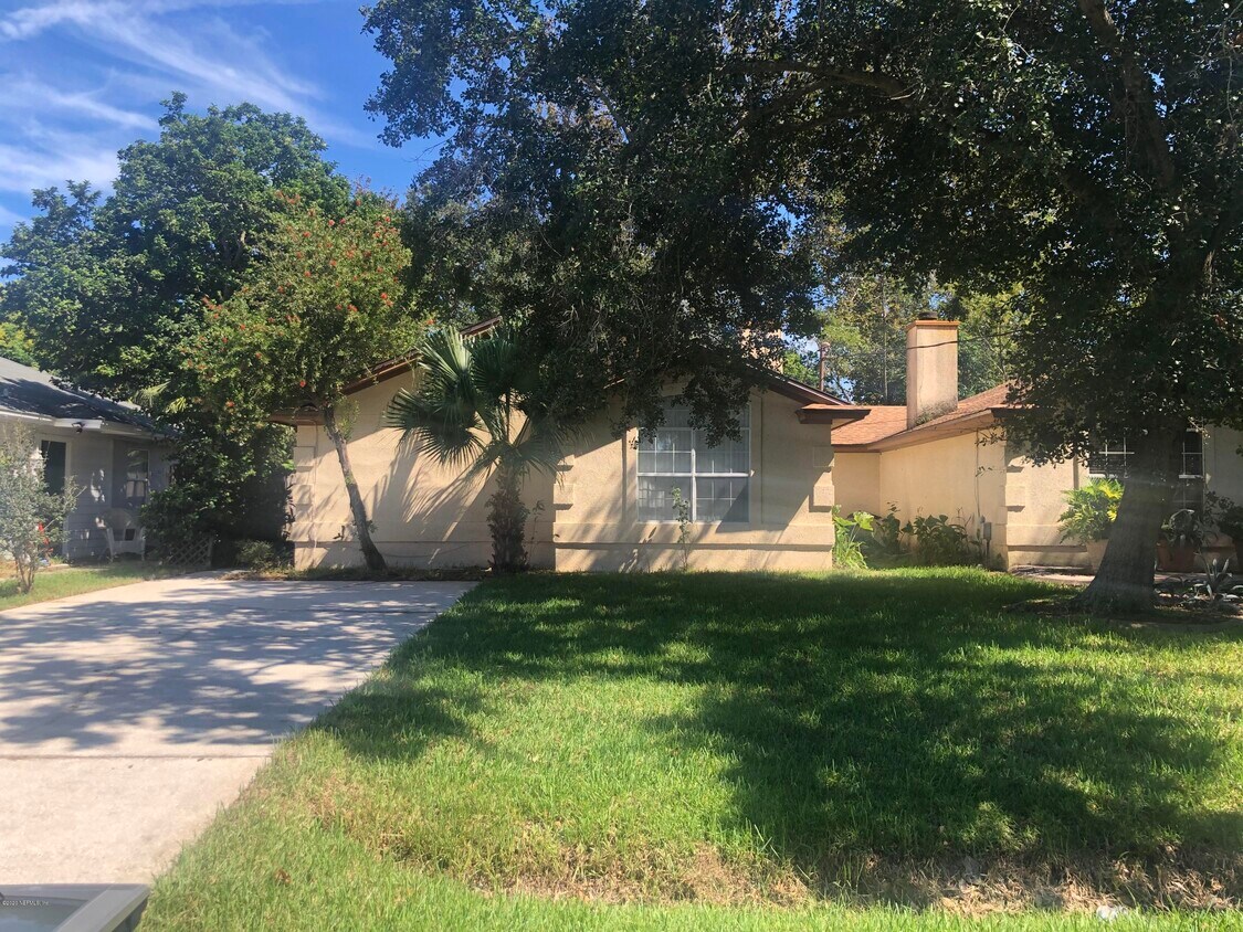 Foto principal - 141 Jasmine St