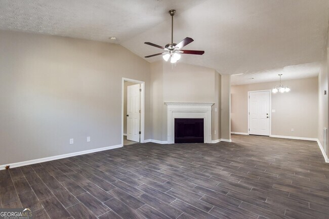 Building Photo - 8043 Trinity Park Dr