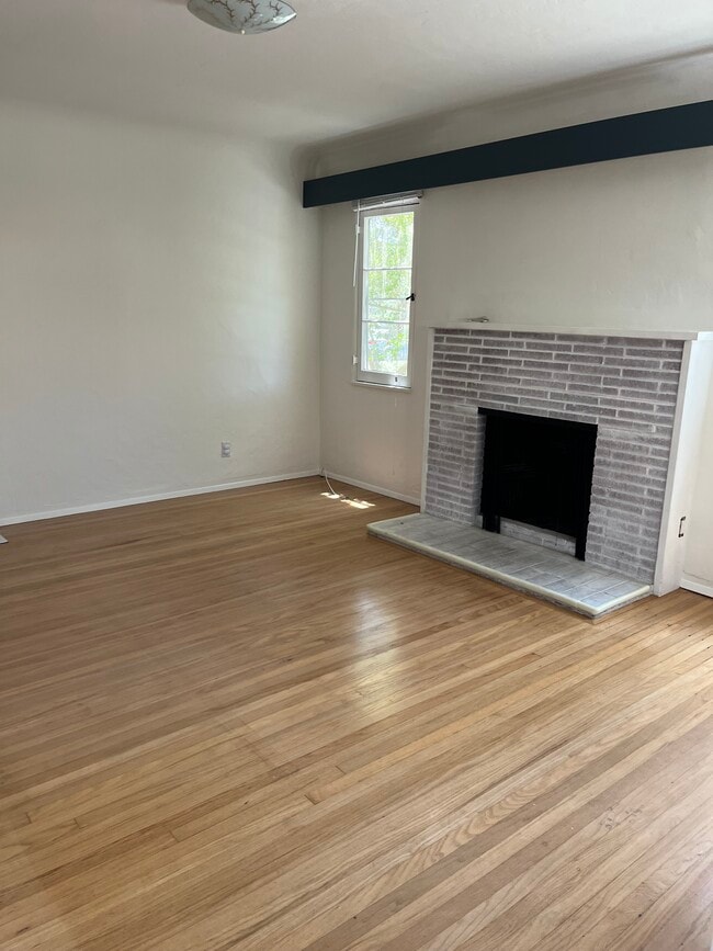 Living room from front door - 1427 Euclid St