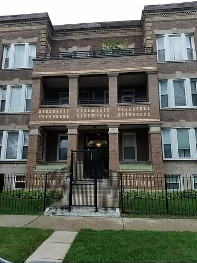 Primary Photo - 5622 S Prairie Ave