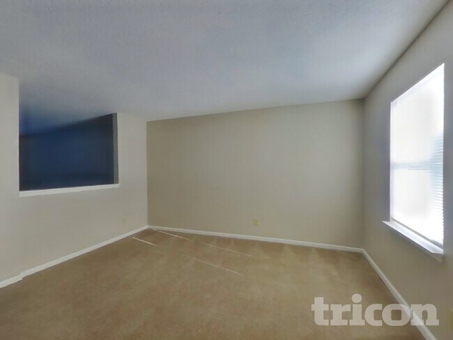 Foto del edificio - 13460 N Carwood Ct