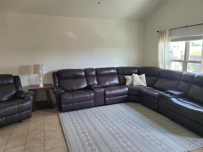 Foto del edificio - 10106 Tallcrest Ln