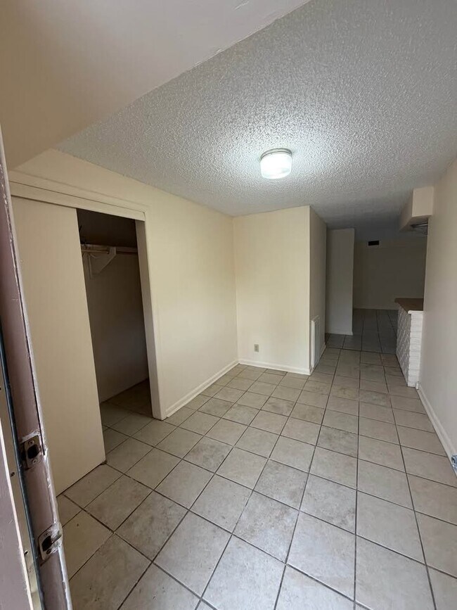 Foto del edificio - 1722 E Cherry St