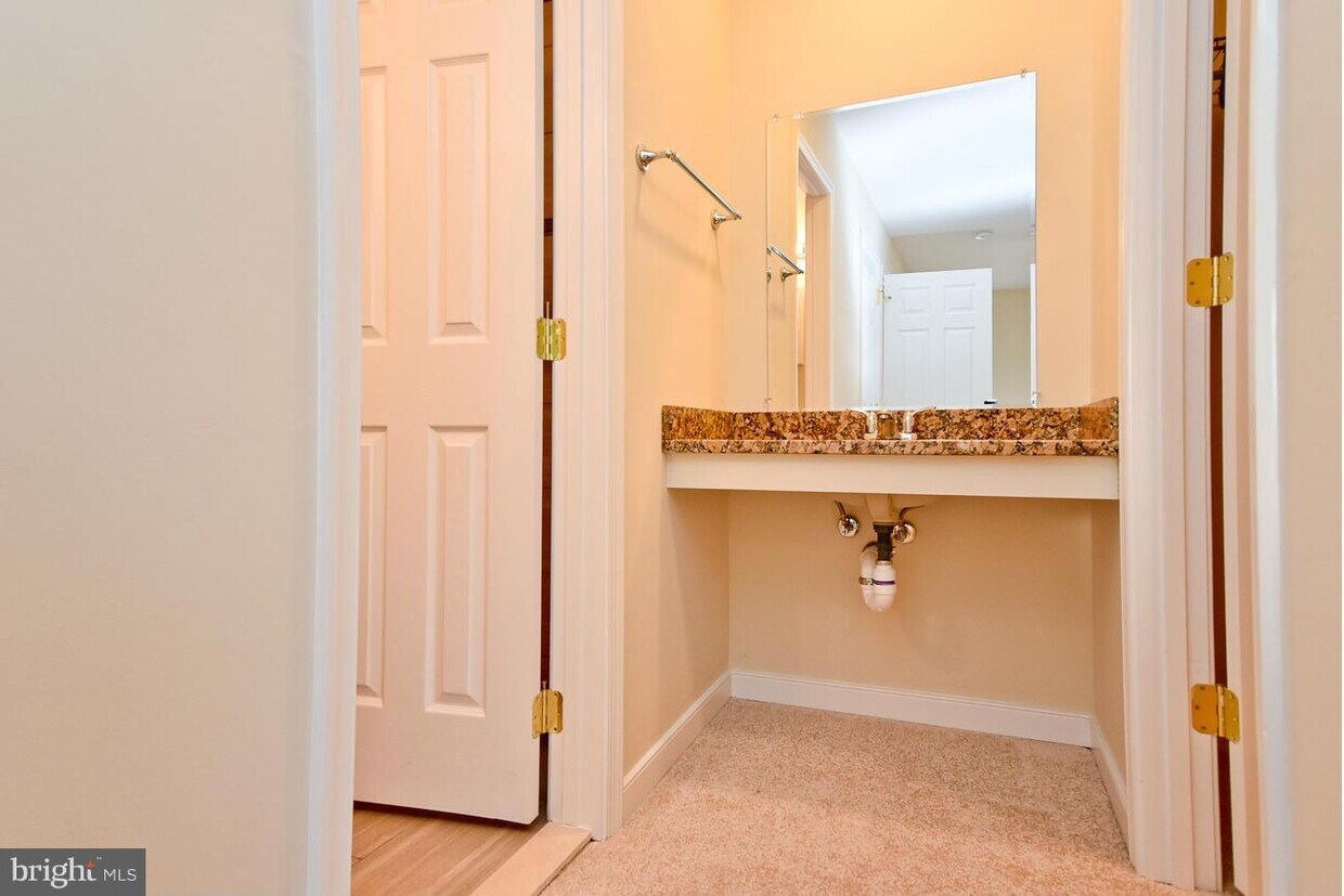 Primary Photo - 10160 Placid Lake Ct
