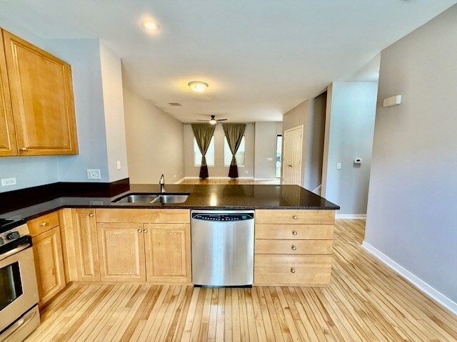 Foto del edificio - 1138 W Washburne Ave