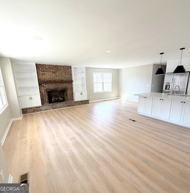 Foto del edificio - 110 Walker Woods Dr