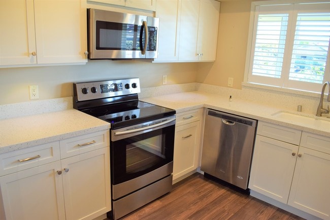Building Photo - 75 Del Mesa Carmel