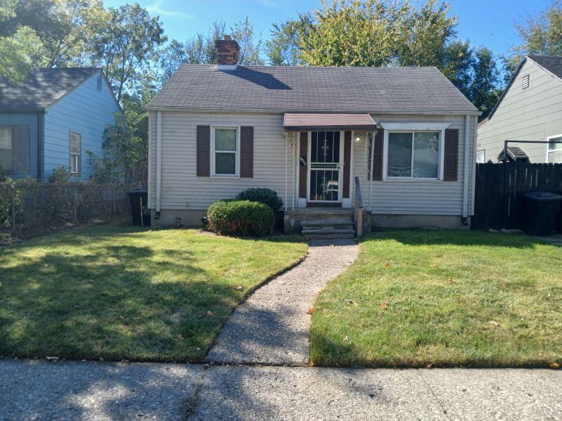 Foto principal - 19654 McCormick St
