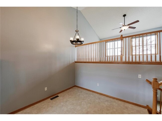 Building Photo - 1728 Ponderosa Ln