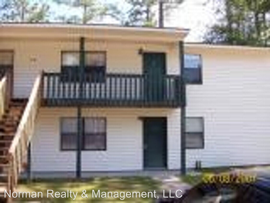 Primary Photo - 136 Pointe S Dr