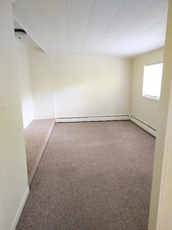 Foto del edificio - 261 S Riverside Rd