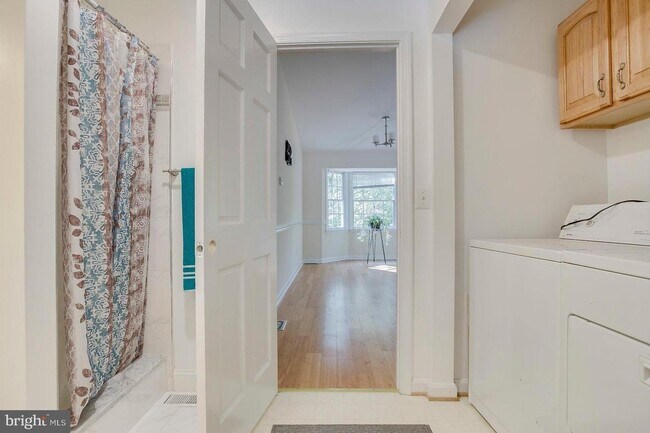 Foto del edificio - 3120 Creedon Dr