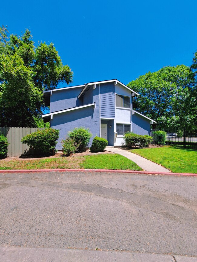 Foto del edificio - 4779 N Cedar Ave