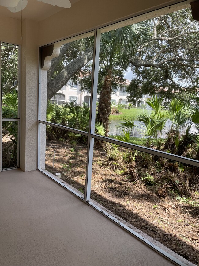 Building Photo - 4264 Central Sarasota Pky
