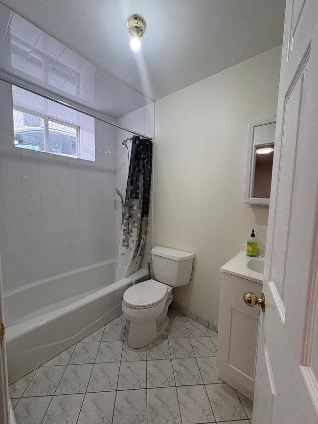 Building Photo - 273 Eltingville Blvd