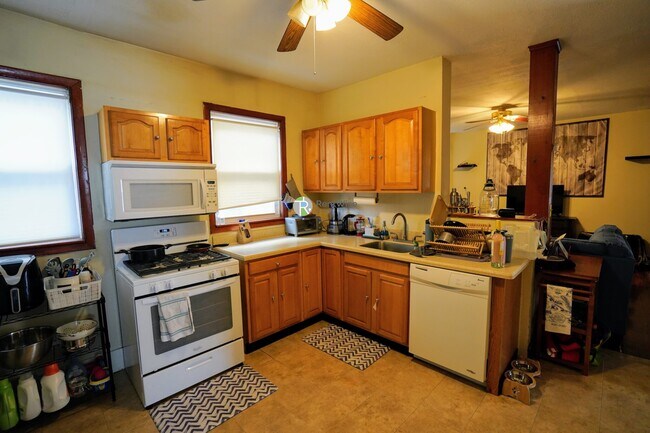 Building Photo - 15 Sumner St