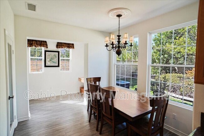 Foto del edificio - 26155 Lone Rock Ct