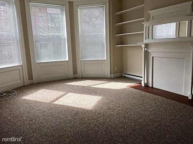 Building Photo - 2 br, 1 bath Apartment - 19 Western Avenue