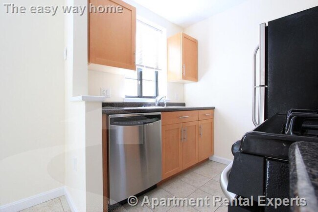 Building Photo - 60 Brattle St