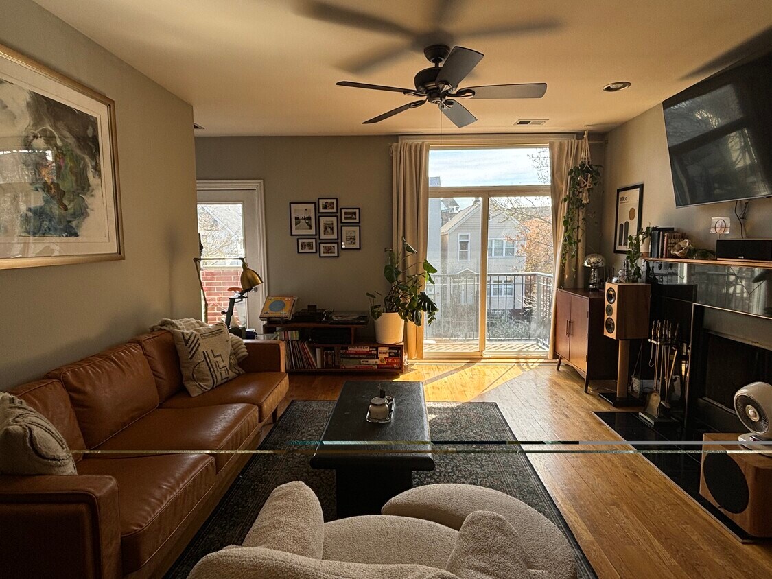 Foto del edificio - 1710 N Whipple St
