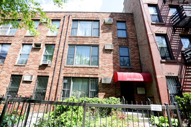 Building Photo - 529-531 Clinton St