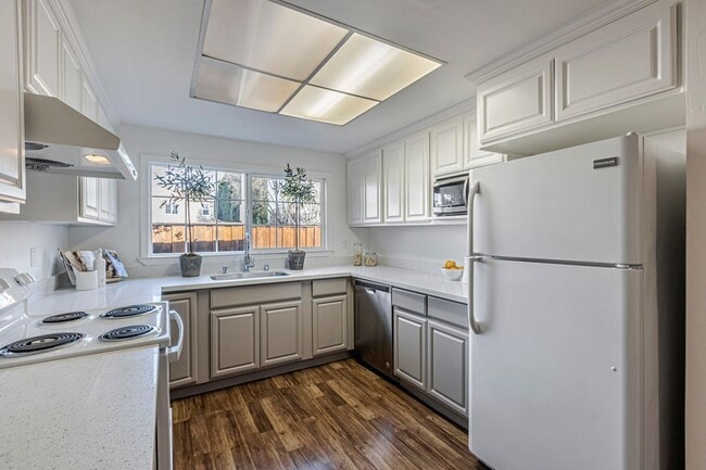 Building Photo - 10995 Northseal Square