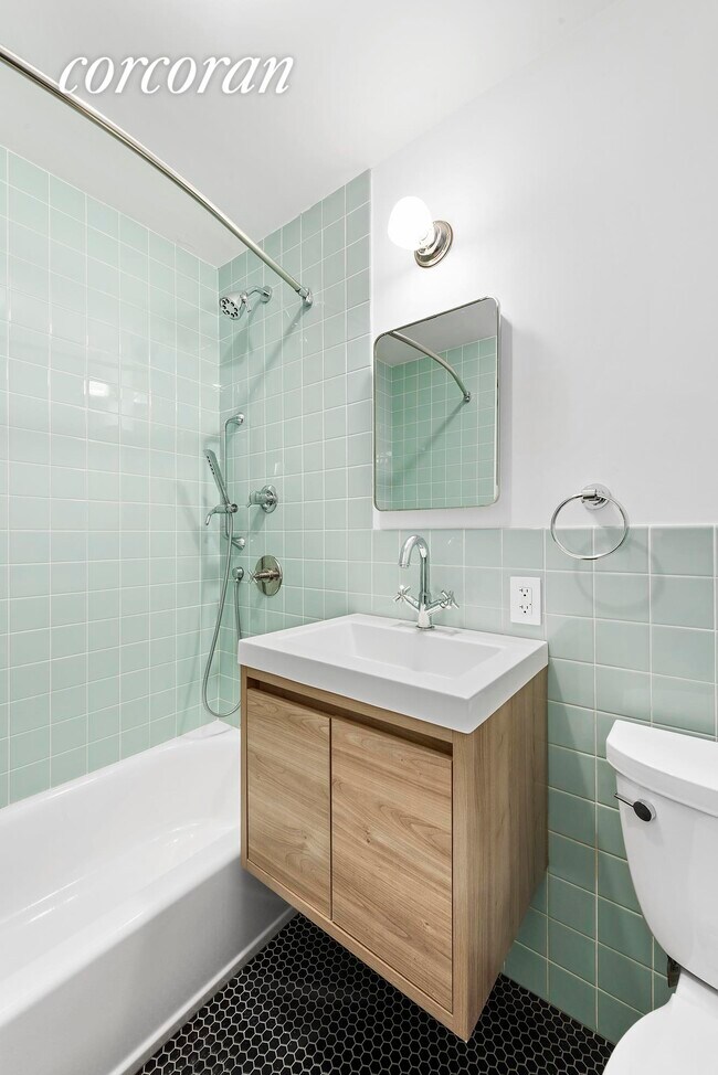 Building Photo - 113 W 131st St