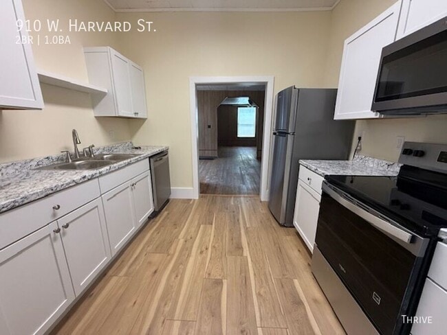 Building Photo - 910 W Harvard St