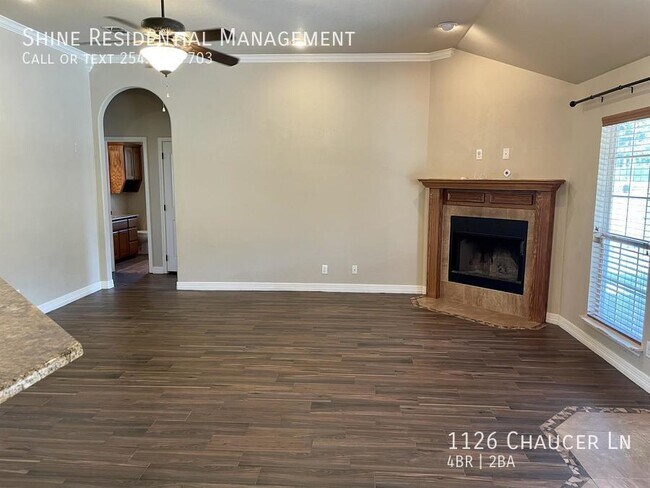 Building Photo - 1126 Chaucer Ln