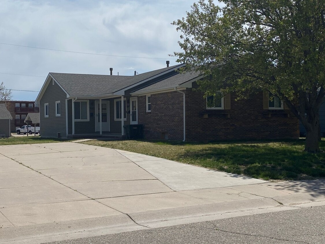 Primary Photo - 2605-2607 28th Street